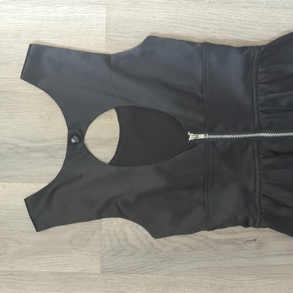 Charlotte Russe Keyhole Dress - Picture 4 of 6